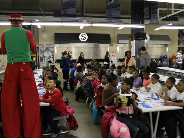 <p>The kids who attended the annual White Sox holiday party were delighted by performer Pete Kovacevich.</p>
