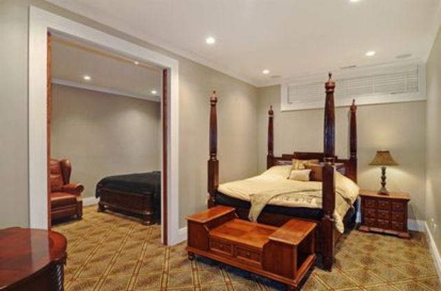<p>One of the house's six bedrooms.</p>
