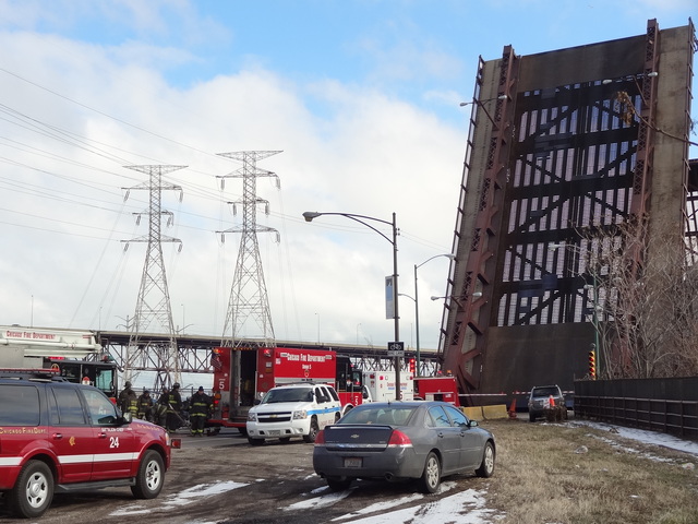 <p>A man was killed and a woman seriously injured in a head-on car crash on the city's Far South Side Tuesday morning, police said.</p>
