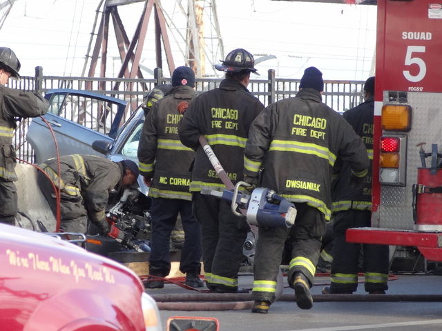 <p>A man was killed and a woman seriously injured in a head-on car crash on the city's Far South Side Tuesday morning, police said.</p>
