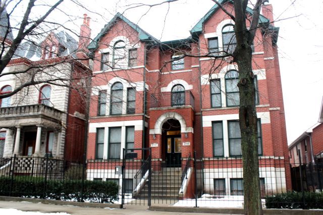 <p>A two-bedroom, two-bath condo with a parking space at 2119 W Evergreen Ave. sold for $326,500 on Jan. 25.</p>
