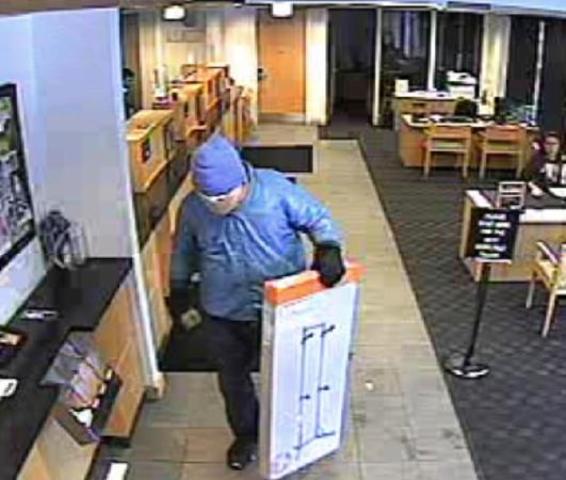<p>The "Mummy Bandit" is believed to have hit four Chicago banks since December, said an FBI spokeswoman.</p>
