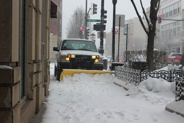 <p>A UIC&nbsp;maintenance truck plowed the sidewalks on the University of Illinois at Chicago campus Tuesday afternoon.</p>
