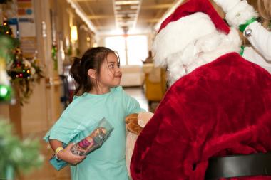  The Irving Park Community Food Pantry counts on donations from neighbors to make Christmas bright for hundreds of children. 
