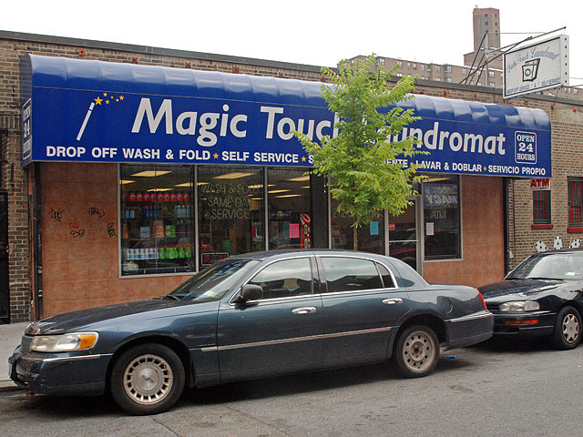 English classes will be held twice a week for the month of August at the Magic Touch Laundromat in Inwood. 