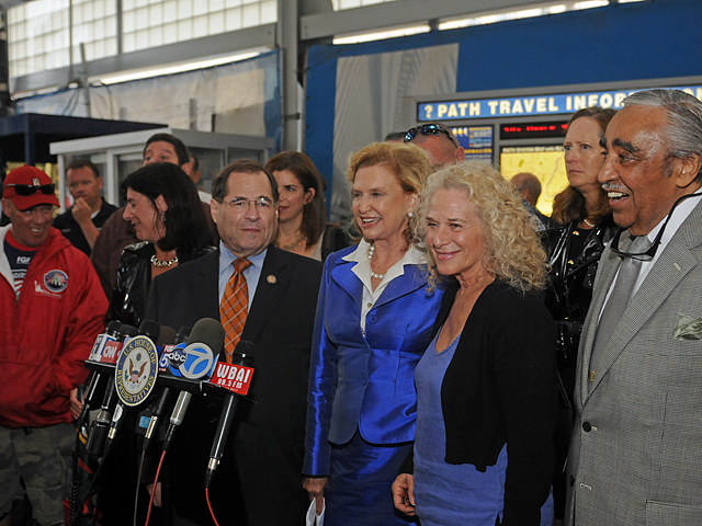 Congressman Charles Rangel, Singer Carole King, Rep. Carolyn Maloney and Jerrold Nadler came together to support the petition. 