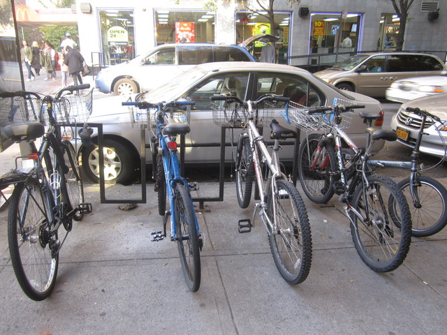 <p>The Upper West Side is in dire need of more bike parking like this rack, biking advocates say.</p>

