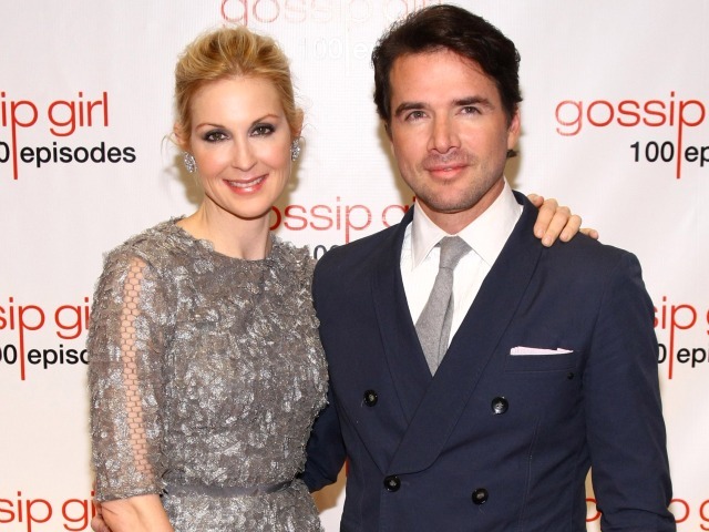 Actors Kelly Rutherford (L) and Matthew Settle attend the 'Gossip Girl' 100 episode celebration at Cipriani Wall Street on November 19, 2011 in New York City. 