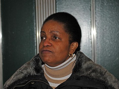 Rayon McIntosh's mom, Maureen Lucas, at Manhattan Supreme Court on Dec. 2, 2011, after charges against her son in the McDonald's beating case were dismissed.