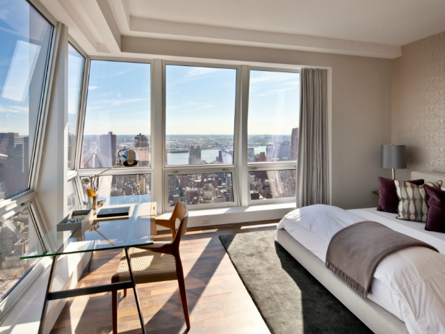 <p>This condo &mdash; located at 400 Fifth Ave. &mdash; includes floor-to-ceiling windows and sweeping views of Manhattan.</p>
