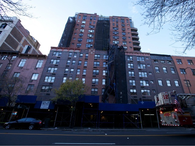 A section of scaffolding collapsed at 222 W. 14th St. on Fri., Dec. 16, 2011.
