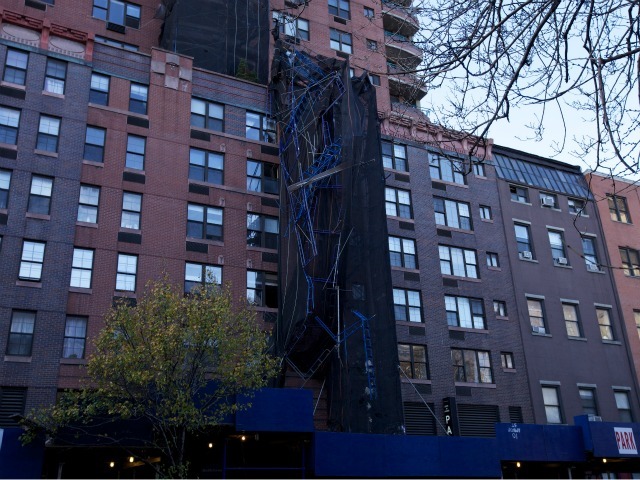 A section of scaffolding collapsed at 222 W. 14th St. on Fri., Dec. 16, 2011.