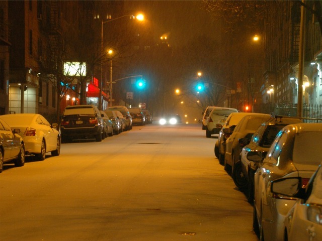 <p>The snow began falling overnight on Sat., Jan. 21, 2012, blanketing the intersection of 96th Street and Broadway.</p>
