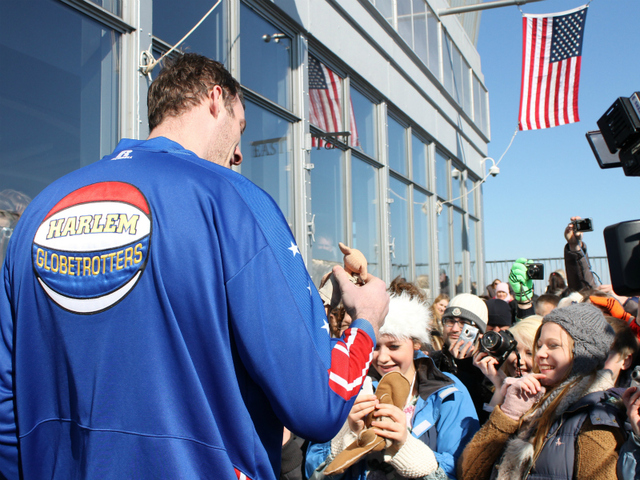 Sturgess greets dozens of British students visiting the Empire State Building.