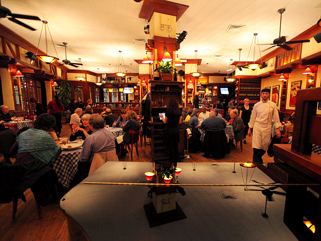 <p>Diners at Henry's Restaurant on the Upper West Side enjoy dinner.</p>
