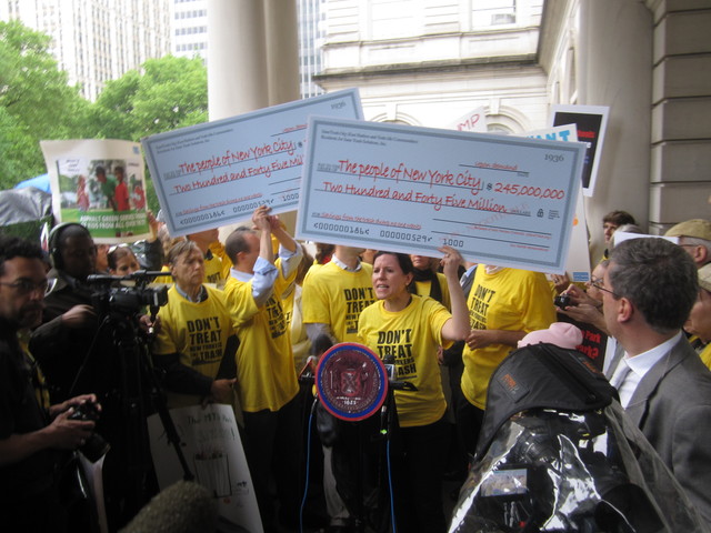 Residents for Sane Trash Solutions' Jennifer Ratner rails against the city's plans for a garbage facility at East 91st Street. 