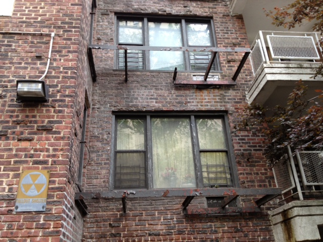 A University Heights apartment building was ordered evacuated after it was revealed the landlord removed the fire escapes.