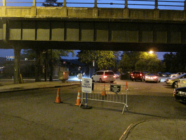 The restaurant’s valet parking system, closes off Dyckman Street from the western edge of the southbound exit ramp coming from the Henry Hudson Parkway to the Hudson River, traffic appeared calm in the immediate area throughout the weekend. 