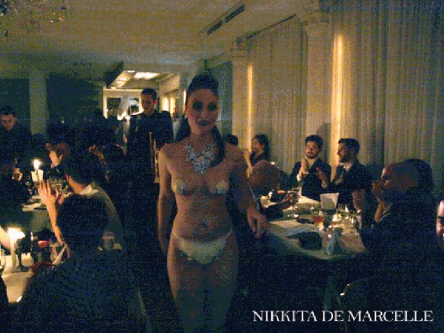 <p>A burlesque performance at TriBeCa's Duane Park.</p>
