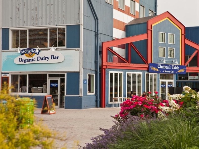 The new walk-up bar at Chelsea's Table will be steps away from the West Side Bike Path