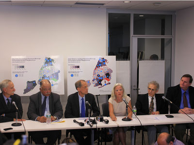(L to R) (L to R), Dr. Walter Willett, professor of Epidemiology at Harvard; David R. Jones, President and CEO of Community Service Society of New York; Thomas Farley, Chair of the NYC Health Commission; Deputy Mayor Linda Gibbs; Dr. Michael F. Jacobson, executive director of the Center for Science in the Public Interest; Dr. Kelly Brownell, professor of Epidemiology at Yale.  A small panel of experts who support the ban answered questions from reporters prior to the public hearings.