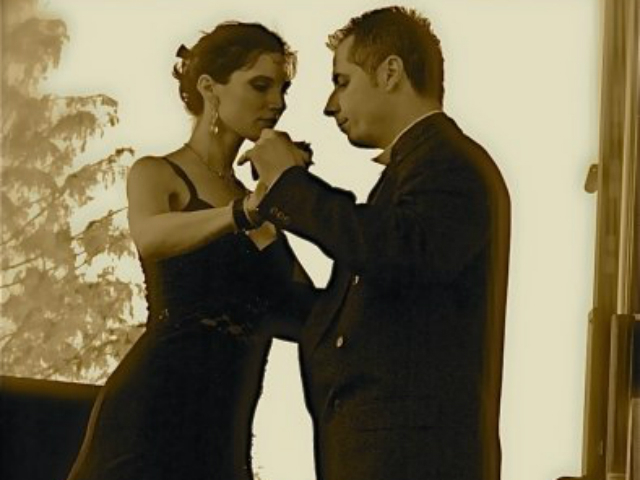 Mayte Vicens is a trained flamenco dancer too.