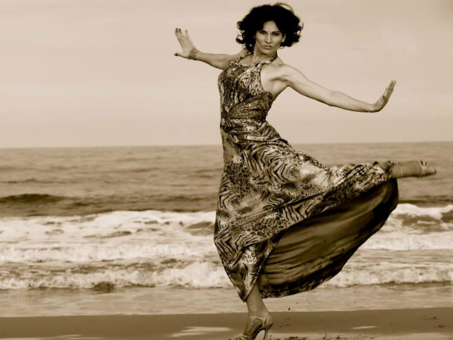 Originally from Spain, Mayte Vicens fell in love with the tango when she moved to the States in 2000.