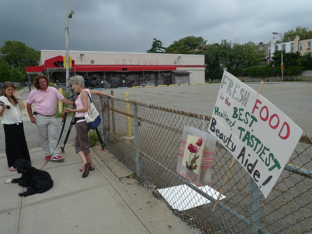 <p>Windsor Terrace residents chanted "What do we want? Green beans! What don't we want? Walgreens!" at a rally held Aug. 1, 2012. On Feb. 21, Walgreens representatives will answer questions from the community about the new store.</p>
