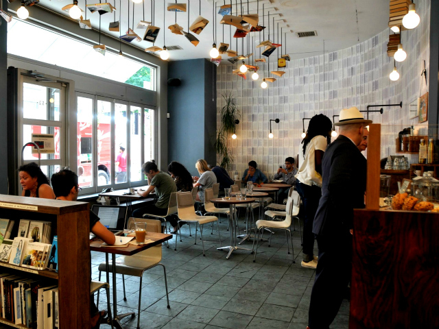 McNally Jackson Books at 52 Prince St. does not offer WiFi, but there is plenty of seating in both noisy and quiet areas. 