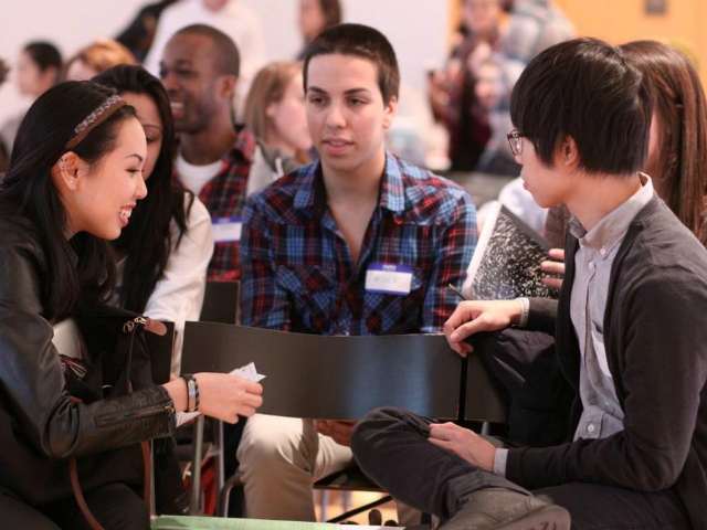 The organization NY Creative Interns allows college students to network while making friends. 