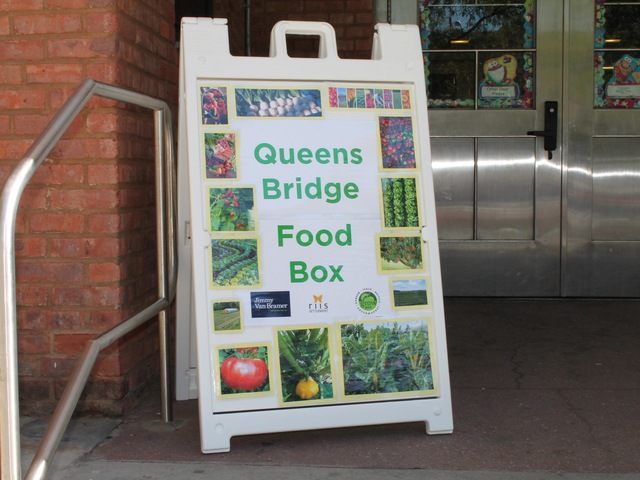 Residents of the Queensbridge Houses can now buy bags full of fresh fruit and veggies for $10.