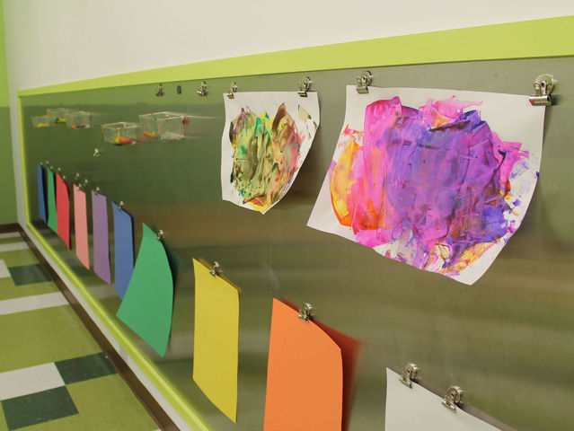 <p>Apple Seeds offers traditional art classes and also unique science classes.</p>
