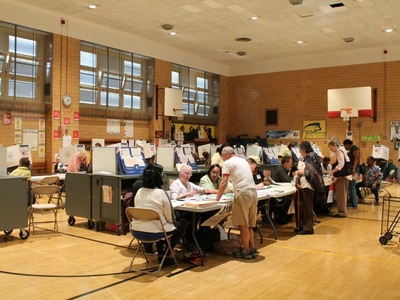 <p>More than 500 voters cast their ballots at P.S. 33 in Manhattan for the state primary.</p>
