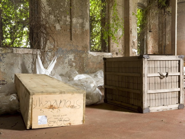 <p>Coffin of Tadeusz Stolarzyk, buried Dec. 5, 2007.</p>
