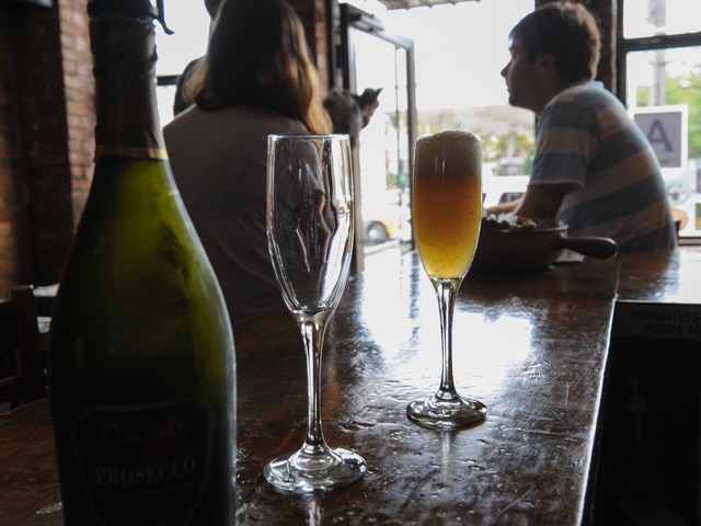 <p>Diners sat at the bar at Il Passatore.</p>

