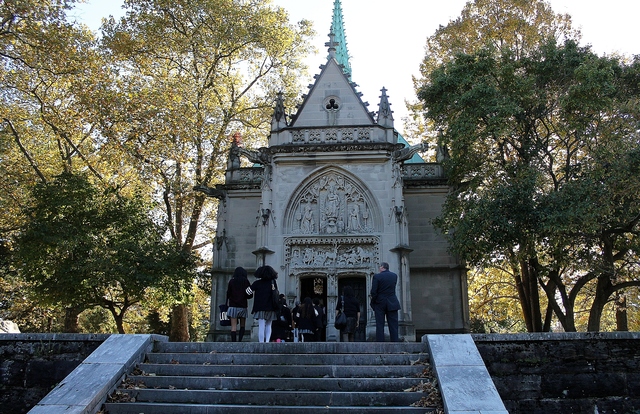 <p>The mausoleum of Alva Belmont, a socialite, early feminist and women's rights leader, at Woodlawn Cemetery. Belmont was one of four historic women buried at the cemetery who were honored Monday by the Bronx Chamber of Commerce.</p>
