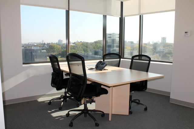 <p>The center will also serve as a business incubator for students from nearby Fordham University, who will be able to access office space and services to help launch start-up projects.</p>
