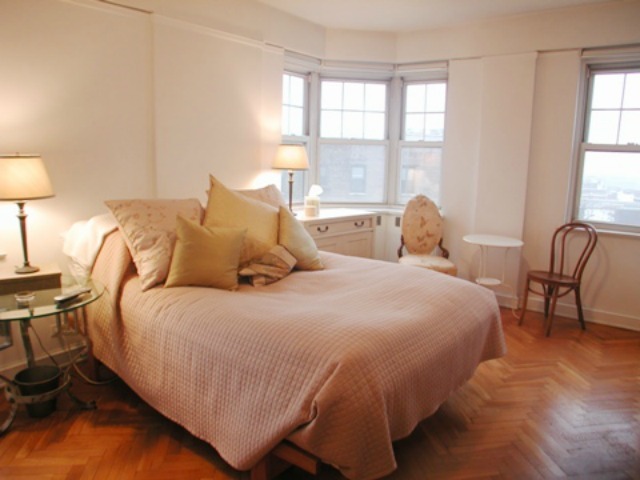<p>This one-bedroom co-op in Washington Heights' Castle Village is asking $399,000.</p>
