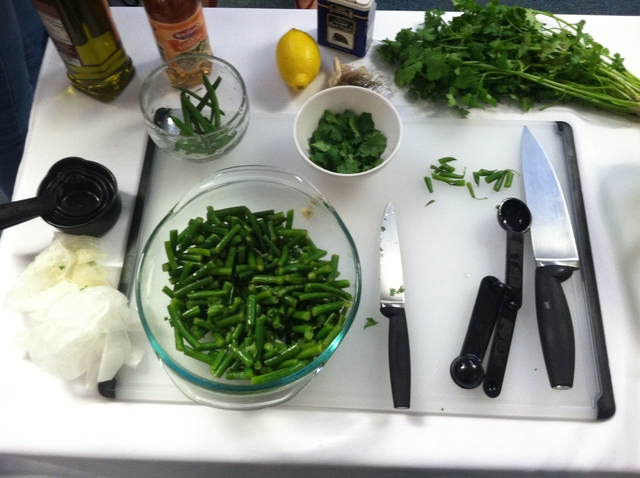 <p>Green beans with cilantro and garlic</p>
