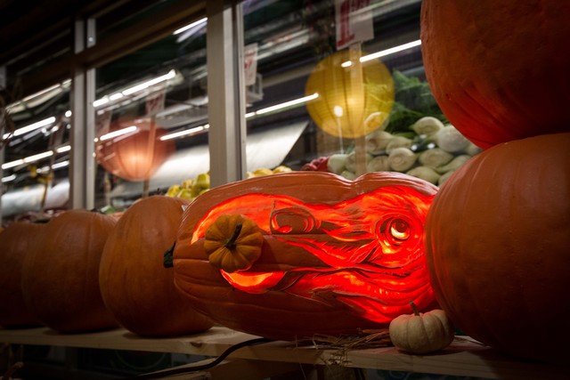 A bird pumpkin by Hugh McMahon on display in Chelsea Market