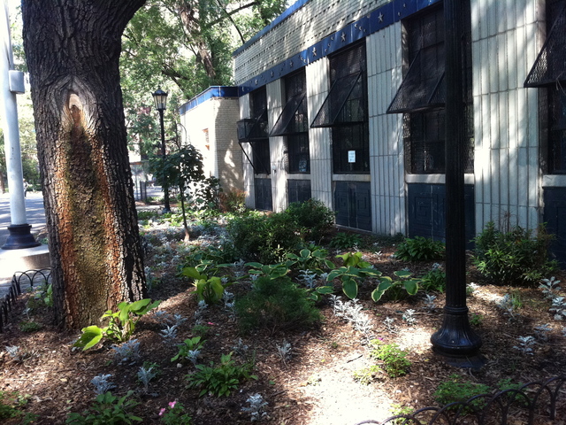 <p>This building at Seward Park currently has a small number of Parks Department offices in it.</p>
