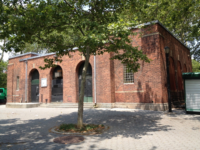 <p>A building at Sara D. Roosevelt Park is currently used as a storage space for the Parks Department.</p>
