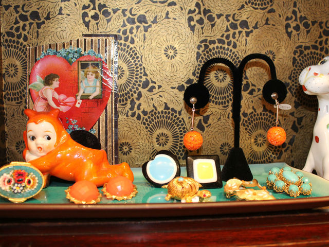 <p>A colorful tableau at Pippin.</p>
