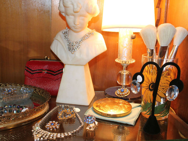 <p>Pippin uses objects from its vintage storeroom to decorate the store.</p>
