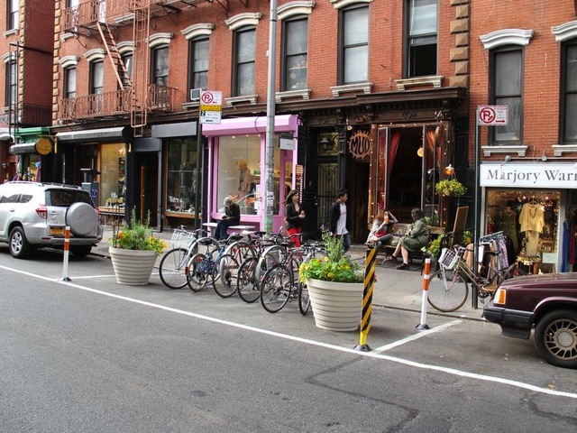 <p>A bike corral outside a restaurant in Queens.&nbsp;</p>
