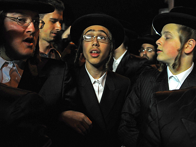 <p>The wedding attracted thousands of Satmar Hasidic Jews who lives in South Williamsburg, Oct. 17, 2012.</p>
