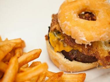 The Upper East Side is soon to erupt into a burger battle with newcomer restaurants challenging stalwart Shake Shack.