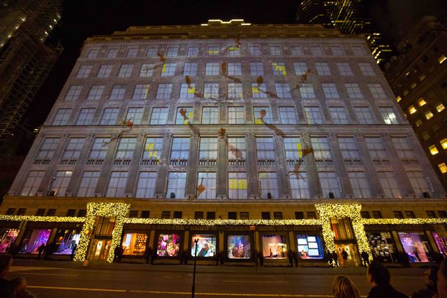 <p>With the theme of Snowflake Spectacular, the light show dazzled watchers with animation of the dancers, a Yeti and snowflakes through a state-of-the-art projection system.</p>
