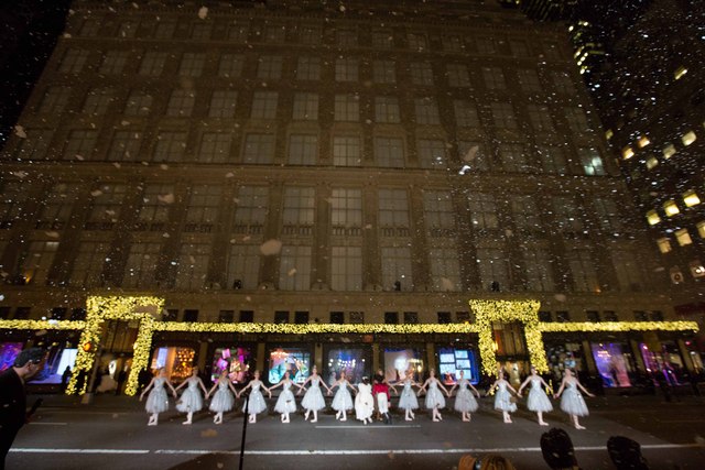 <p>A performance by American Ballet Theatre Dancers featured the opening of the windows at Saks Fifth Avenue</p>
