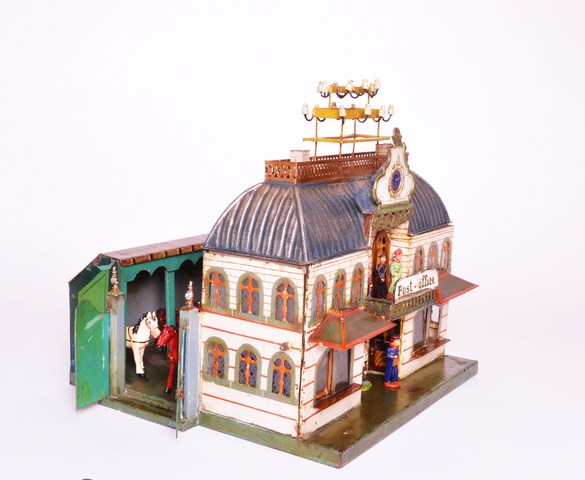 <p>A post office made by Marklin in 1900.</p>
